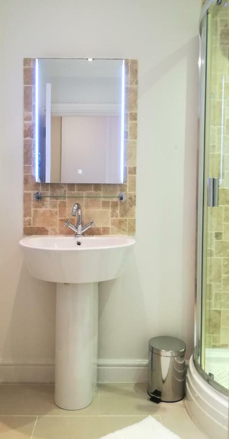 Modern, 1 Bedroom Apartment, Uplands, Swansea Bagian luar foto
